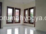 Rumah Dijual Mewah Semi Classic ada Kolam Renangnya dekat Malioboro Yogyakarta