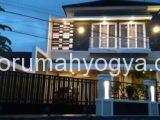 Rumah mewah di Dekat Kampus UGM ada Kolam Renangnya