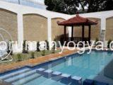 Rumah mewah di Dekat Kampus UGM ada Kolam Renangnya