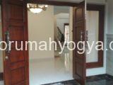 Rumah Dijual Mewah Semi Classic ada Kolam Renangnya dekat Malioboro Yogyakarta