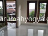 Rumah Dijual Mewah Semi Classic ada Kolam Renangnya dekat Malioboro Yogyakarta